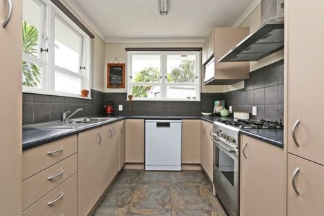 Photo of property in 30 Skerrett Crescent, Tamatea, Napier, 4112