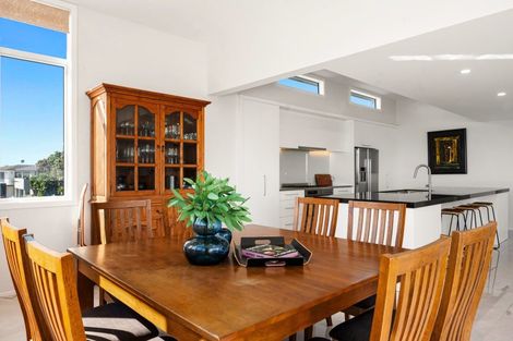 Photo of property in 203 Marine Parade, Mount Maunganui, 3116