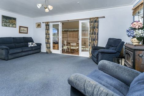 Photo of property in 889 Beach Road, Waiake, Auckland, 0630