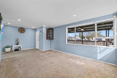 Photo of property in 16 Neems Place, Manurewa, Auckland, 2102