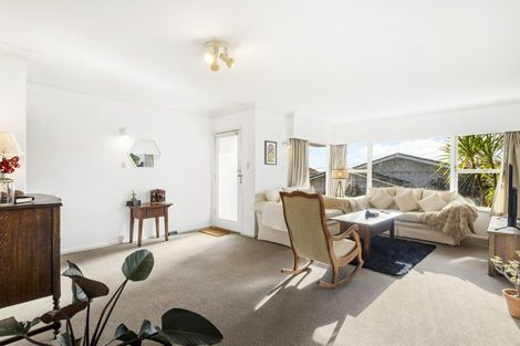 Photo of property in 1/6 Stone Street, Hauraki, Auckland, 0622