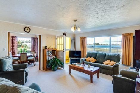 Photo of property in 1/30 Meeanee Quay, Westshore, Napier, 4110