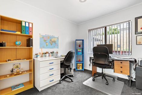 Photo of property in 2/40 Beaudine Avenue, Glenfield, Auckland, 0629