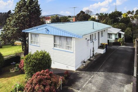 Photo of property in 9 Kelwyn Road, Kelston, Auckland, 0602