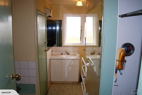 Photo of property in 34 Curletts Road, Sockburn, Christchurch, 8042