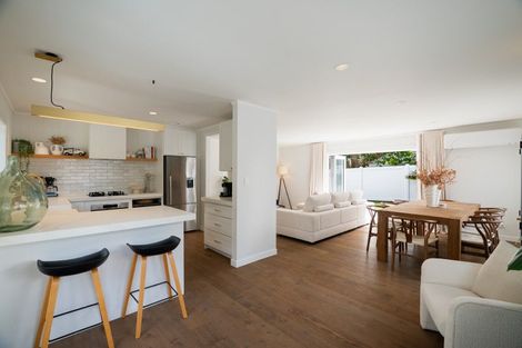 Photo of property in 2/6 Marsh Avenue, Forrest Hill, Auckland, 0620