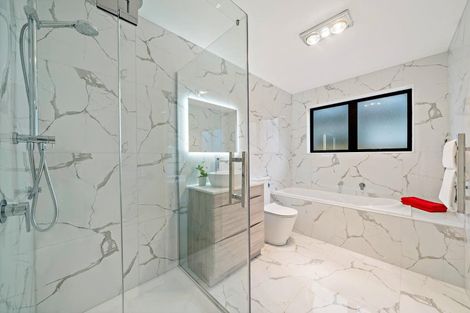 Photo of property in 11 Tawapou Close, Massey, Auckland, 0614