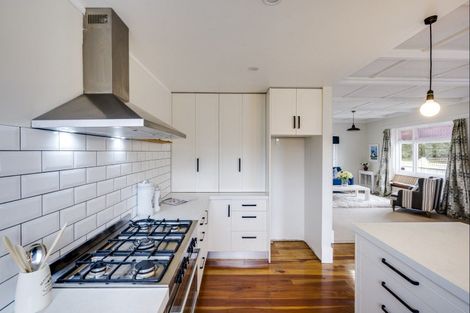 Photo of property in 1213 Caroline Road, Mayfair, Hastings, 4122