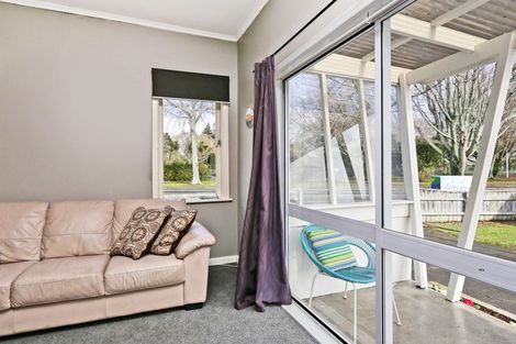 Photo of property in 916 Grove Road, Mayfair, Hastings, 4122