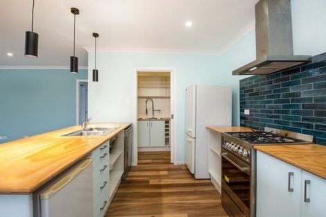 Photo of property in 38 Devon Street, Picton, 7220