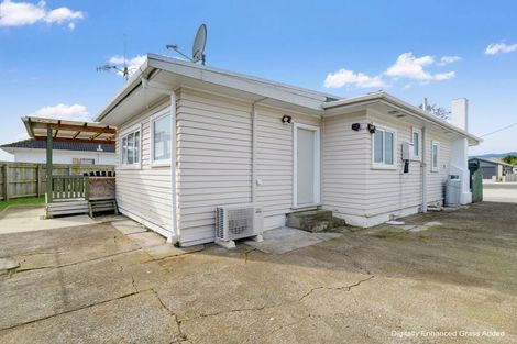Photo of property in 17 Winchester Street, Levin, 5510