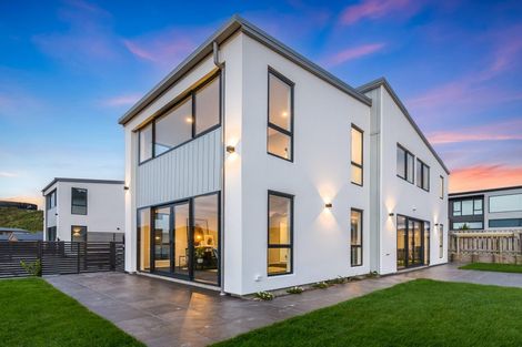 Photo of property in 2a Kaiaho Close, Aotea, Porirua, 5024