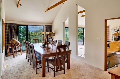 Photo of property in 9 Whiorau Grove, Lowry Bay, Lower Hutt, 5013