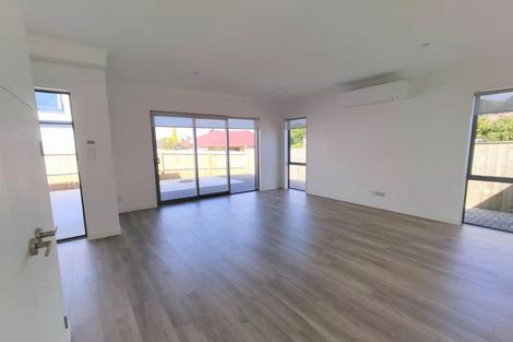 Photo of property in 51c Sunderlands Road, Half Moon Bay, Auckland, 2012