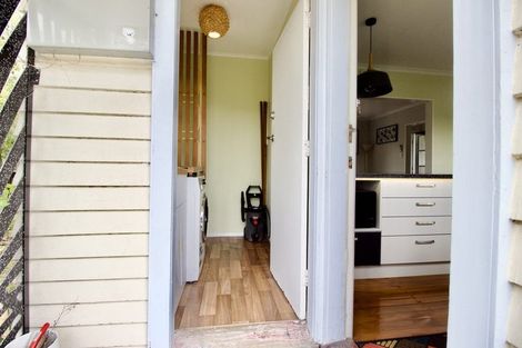 Photo of property in 62 Tudor Road, Henderson, Auckland, 0610