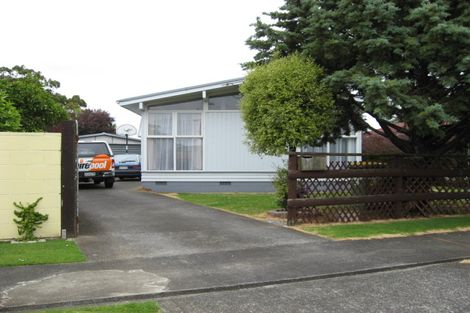 Photo of property in 8 Muir Avenue, Mangere Bridge, Auckland, 2022