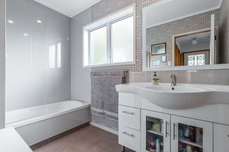 Photo of property in 47 Henley Crescent, Pirimai, Napier, 4112