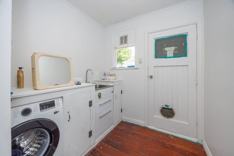 Photo of property in 1 Kenney Crescent, Fairfield, Hamilton, 3214