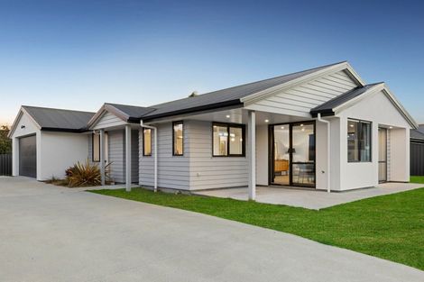 Photo of property in 12 Hebbard Court, Albert Town, Wanaka, 9305