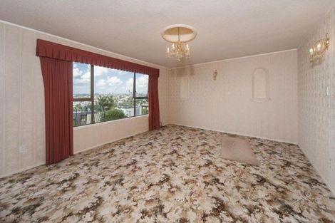 Photo of property in 7 Marama Street, Castor Bay, Auckland, 0620