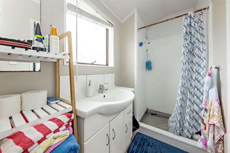 Photo of property in 11 Slim Place, Clendon Park, Auckland, 2103