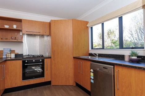 Photo of property in 2a Stella Grove, Newlands, Wellington, 6037