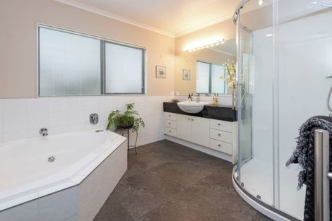 Photo of property in 9 Owenbeg Rise, Dannemora, Auckland, 2016