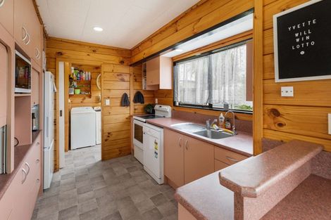 Photo of property in 1 Albert Street, Hawera, 4610