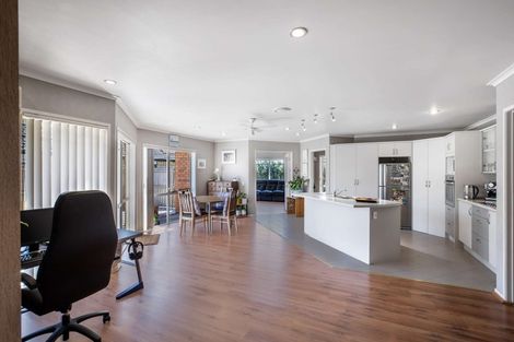 Photo of property in 20 Mandalay Place, Waiuku, 2123