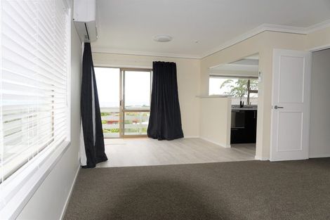 Photo of property in 1/79 Knights Road, Rothesay Bay, Auckland, 0630