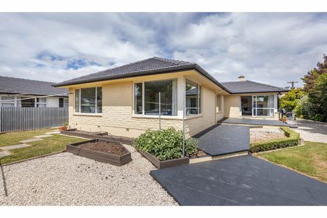 Photo of property in 56 Greendale Avenue, Avonhead, Christchurch, 8042