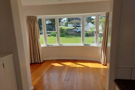 Photo of property in 27 Belle Vue Avenue, Northcote Point, Auckland, 0627