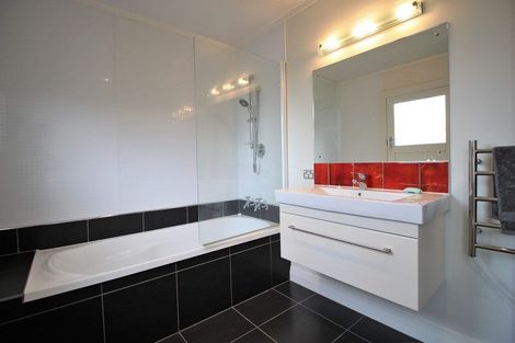 Photo of property in 37 Newcastle Street, Clyde, 9330