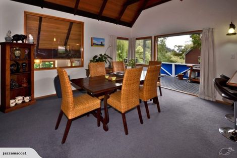 Photo of property in 18 Evans Pass Road, Sumner, Christchurch, 8081