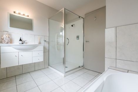 Photo of property in 87 Ferry Road, Clive, 4102