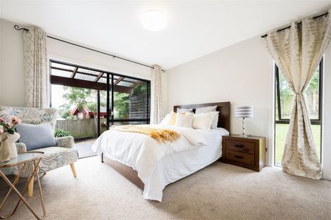 Photo of property in 17 Unsworth Drive, Unsworth Heights, Auckland, 0632