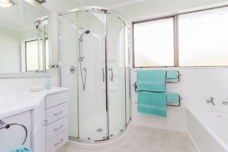 Photo of property in 9 Bowline Place, Whitby, Porirua, 5024