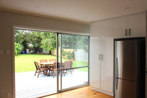 Photo of property in 50 Kapuka Road, Mangere Bridge, Auckland, 2022