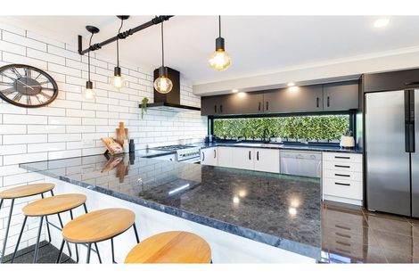 Photo of property in 32 Cridland Street West, Kaiapoi, 7630