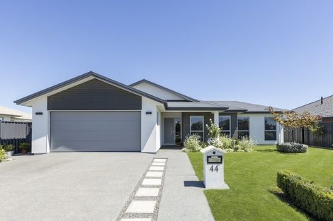 Photo of property in 44 Whakatomo Place, Havelock North, 4130