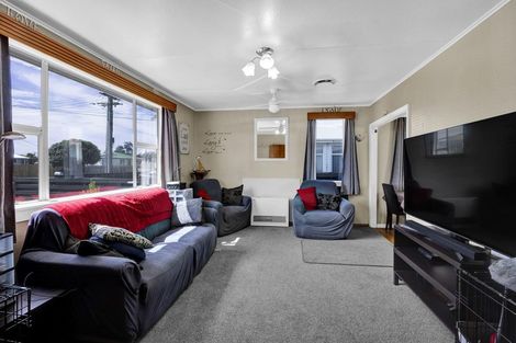 Photo of property in 14 Buchanan Place, Hawera, 4610