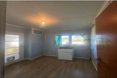 Photo of property in 87 Sandspit Road, Waiuku, 2123