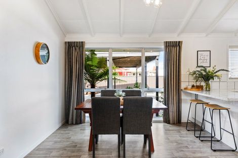 Photo of property in 11 Holyrood Street, Taradale, Napier, 4112