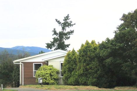 Photo of property in 57 Aniseed Grove, Timberlea, Upper Hutt, 5018