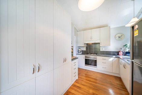 Photo of property in 34 Pinehaven Road, Pinehaven, Upper Hutt, 5019