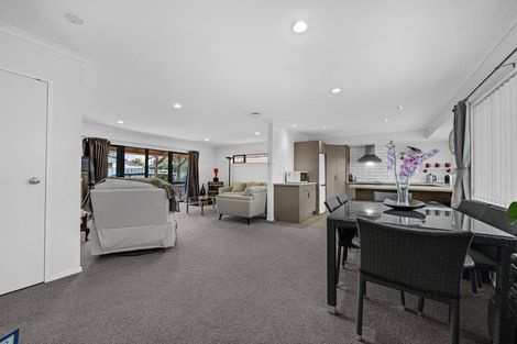 Photo of property in 26 Magnolia Drive, Waiuku, 2123