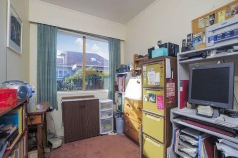 Photo of property in 2/13 Waitaki Street, Henderson, Auckland, 0612