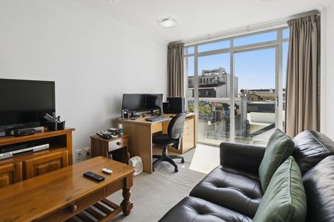 Photo of property in Monvie Apartments, 405/15 Holland Street, Te Aro, Wellington, 6011