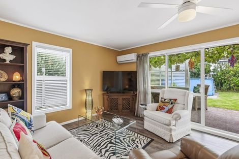 Photo of property in 49a Olive Terrace, Paraparaumu Beach, Paraparaumu, 5032