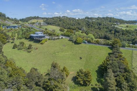 Photo of property in 35 Erskine Road, Maunu, Whangarei, 0110